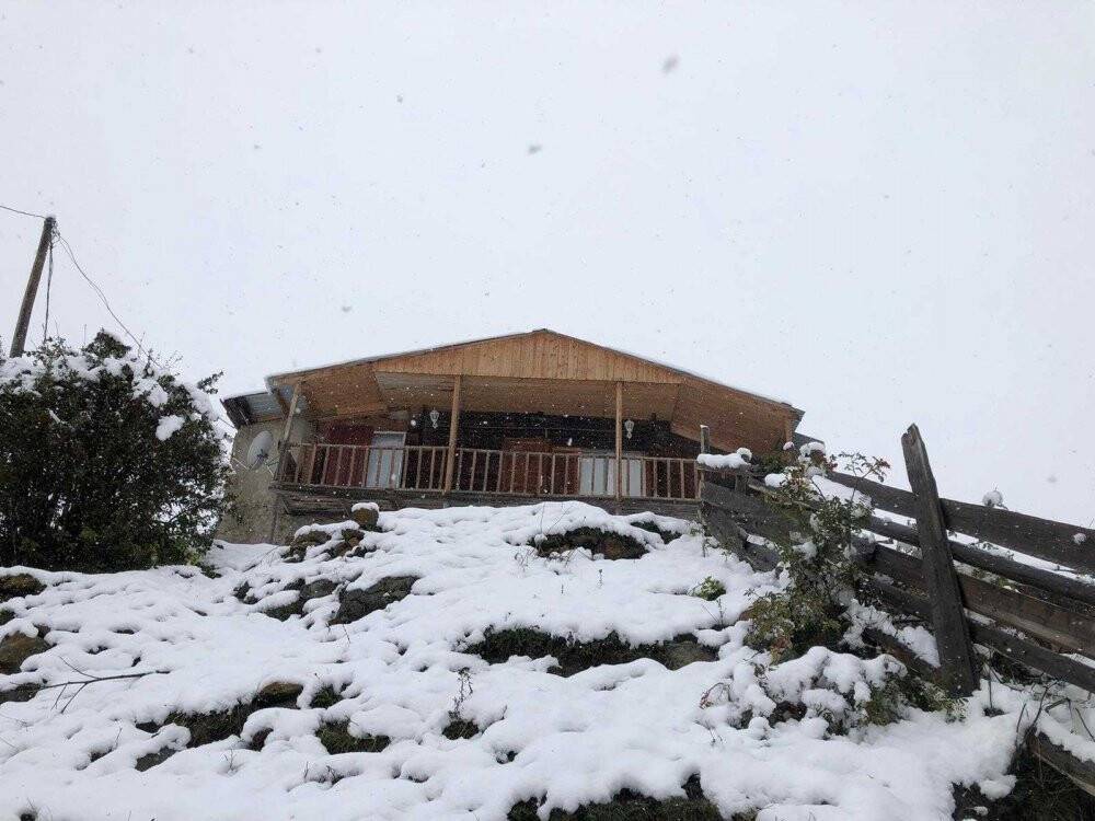 Rize’nin yüksek kesimlerine kar düştü