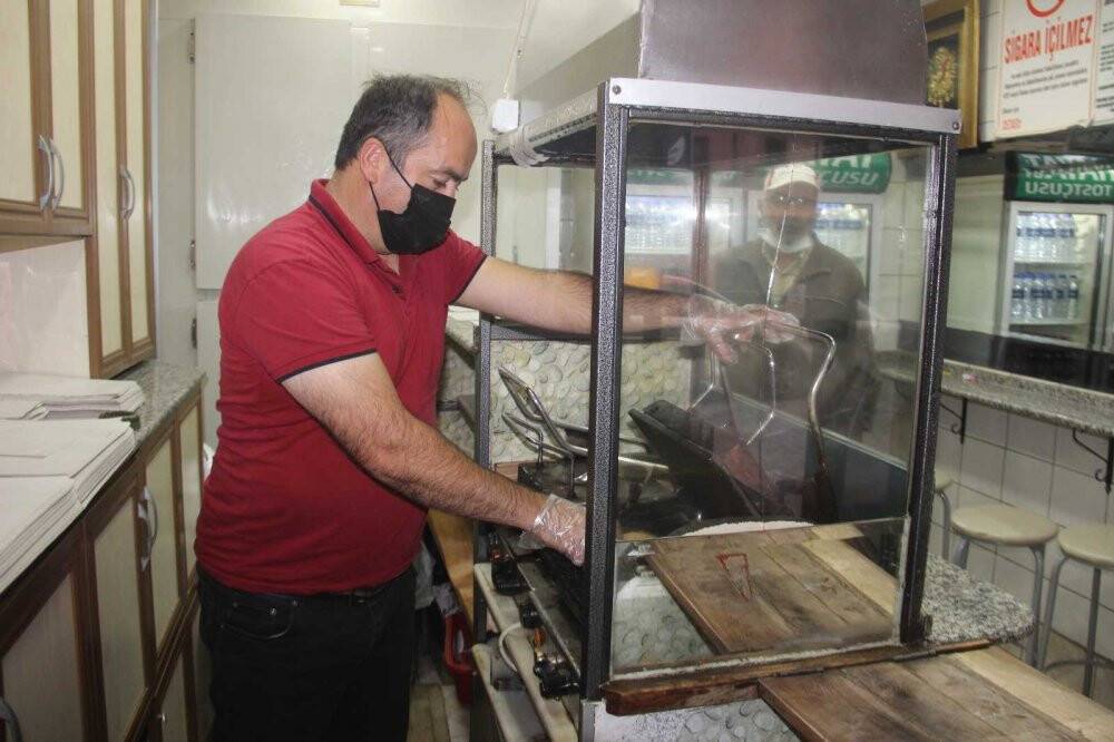 Yarım asırdır aynı tostu yapıyor