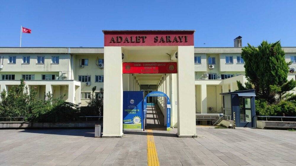 100 bin sahte doları piyasaya sürmek isterken yakayı ele verdiler