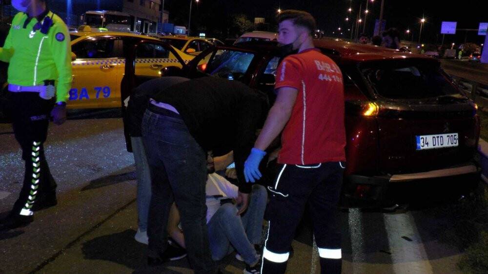10 aracın karıştığı zincirleme kazada 2 kişi yaralandı