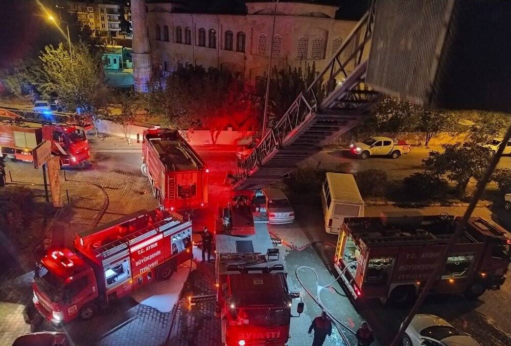 Öfkeli koca binayı ateşe verdi, mahalleli sokağa döküldü