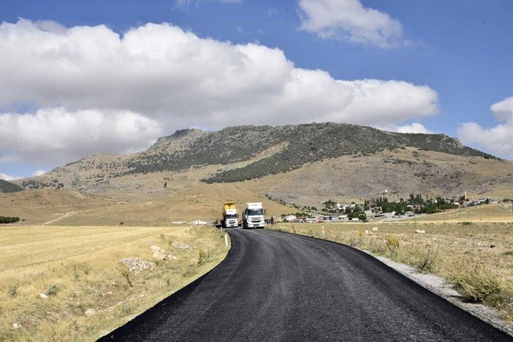 Selçuklu’da dış mahallelerde sıcak asfalt seferberliği