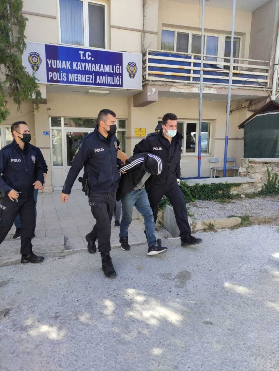 6 yıl cezaevinde yatıp çıktı. Tekrar uyuşturucudan tutuklandı
