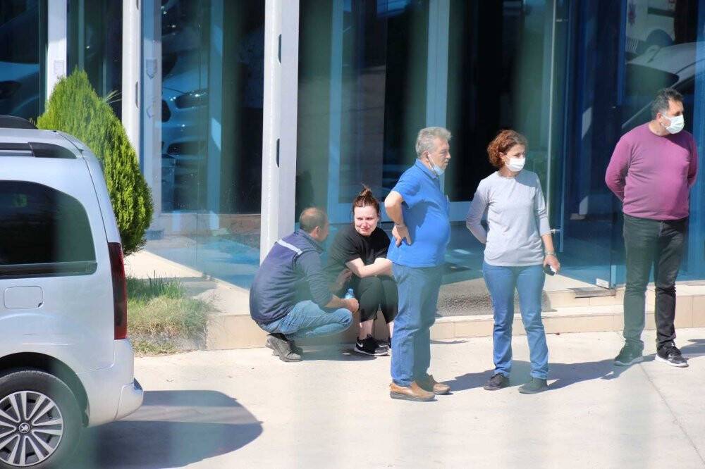 Asit kuyusuna düşen patron ile onu kurtarmaya çalışan işçi hayatını kaybetti