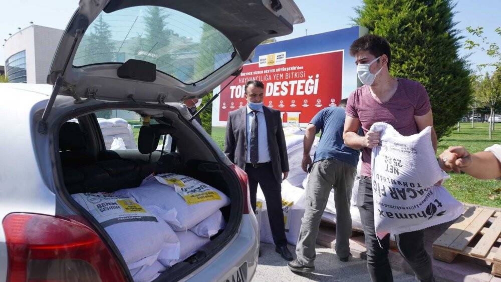 Konya Büyükşehir’in hayvansal üretime desteği sürüyor