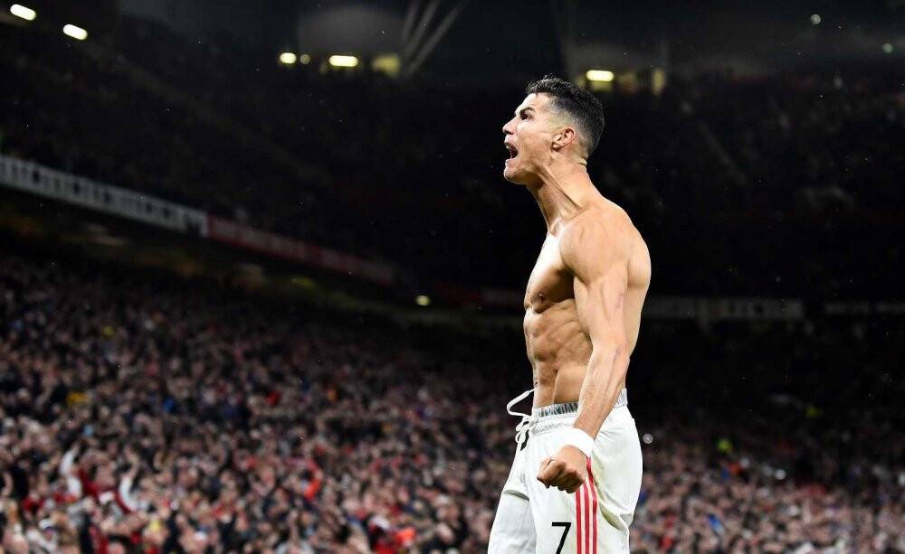 Manchester United, Ronaldo ile güldü