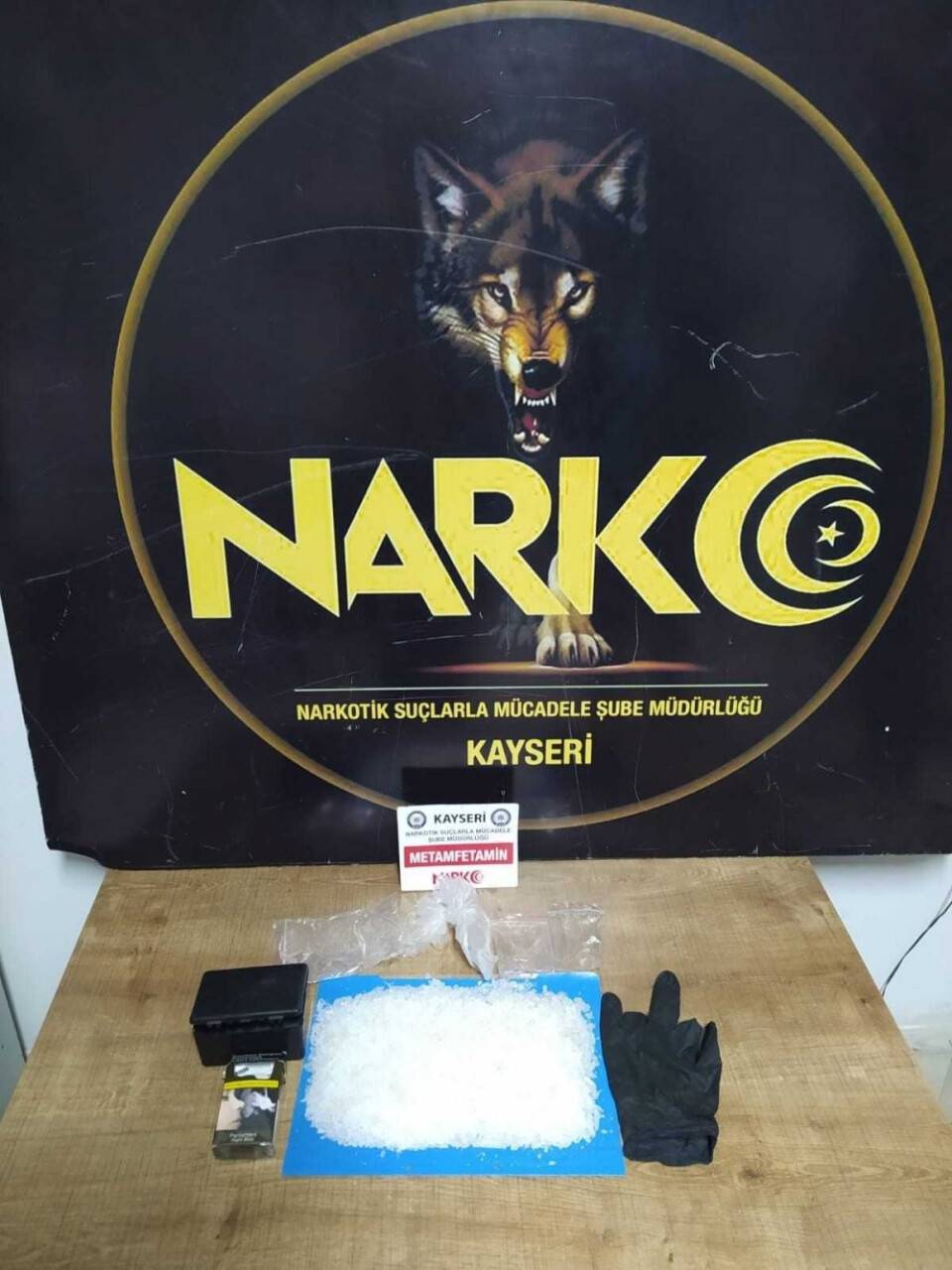 Aracın motorunda uyuşturucu ticareti