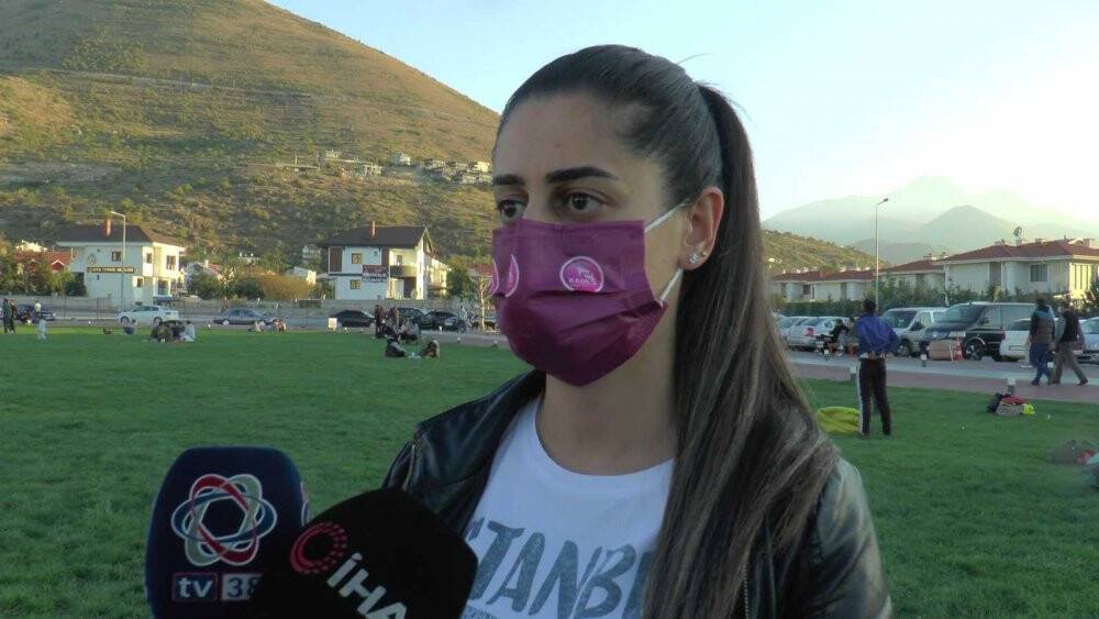 Kadına şiddete ‘havadan’ farkındalık