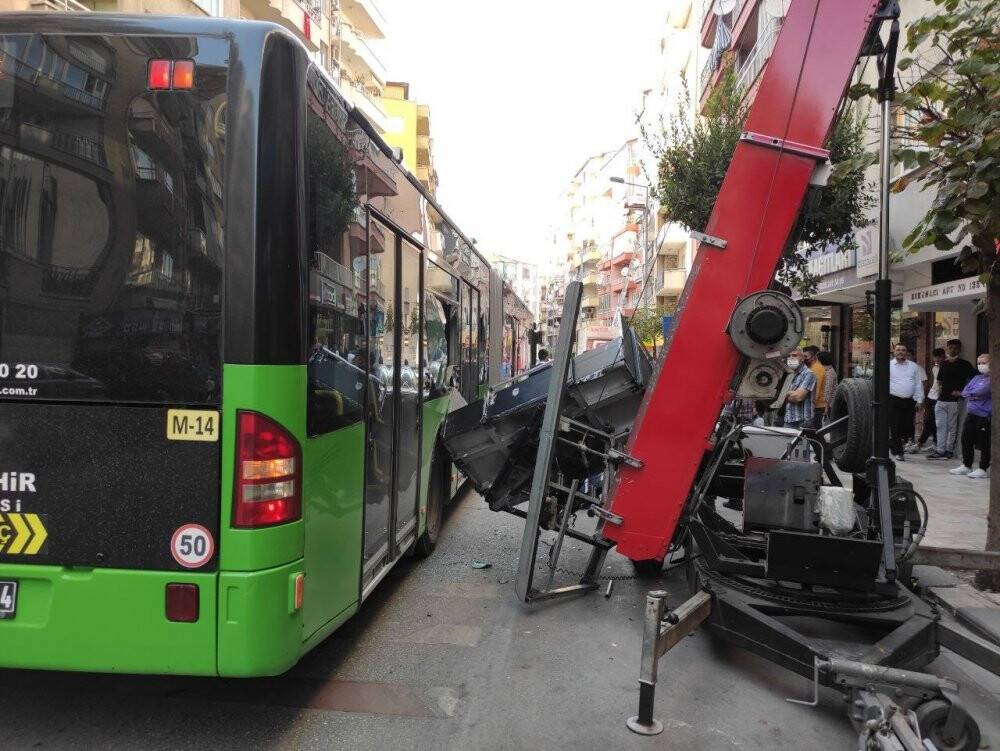 Halk otobüsündeki panik anları kamerada