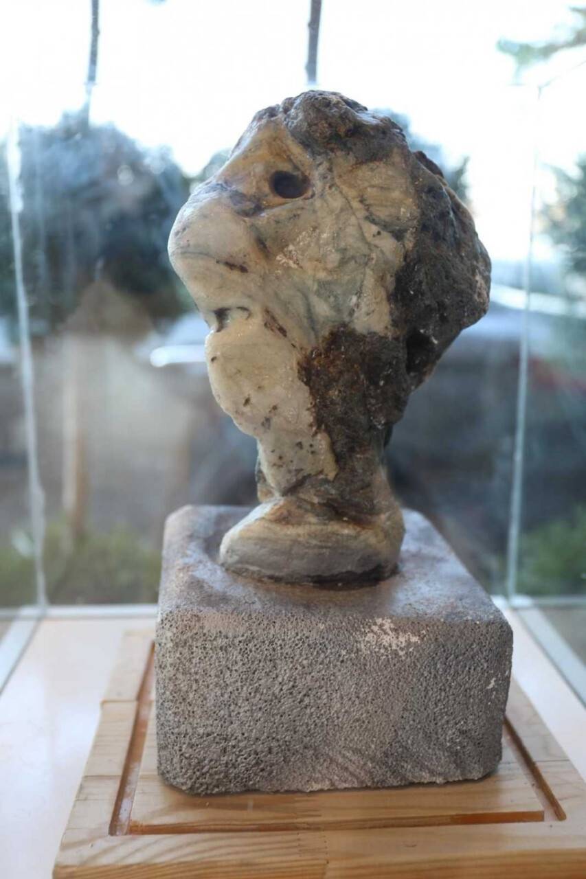 Konya’da çobanlık yaparken buldu! 'İnsan yüzlü' taşlar sergisi