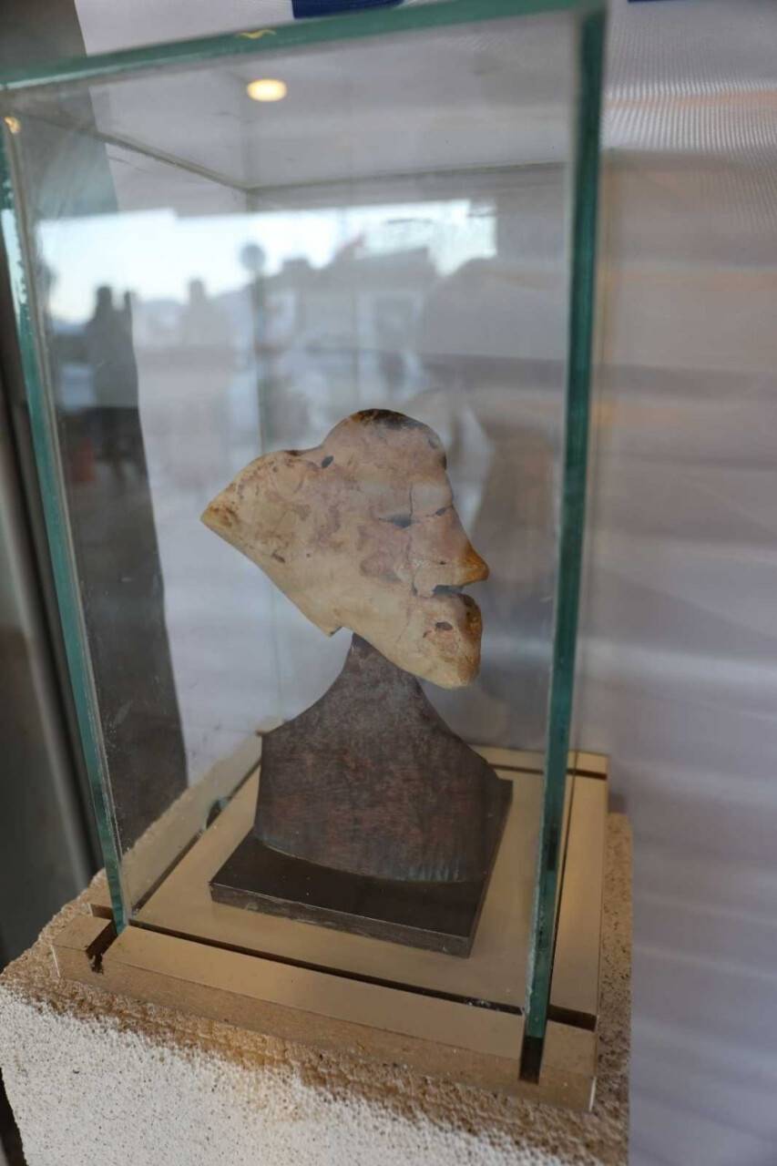 Konya’da çobanlık yaparken buldu! 'İnsan yüzlü' taşlar sergisi