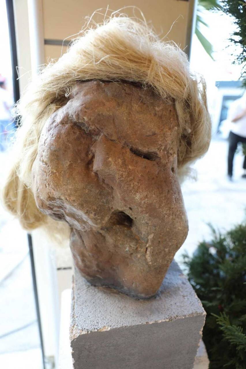 Konya’da çobanlık yaparken buldu! 'İnsan yüzlü' taşlar sergisi