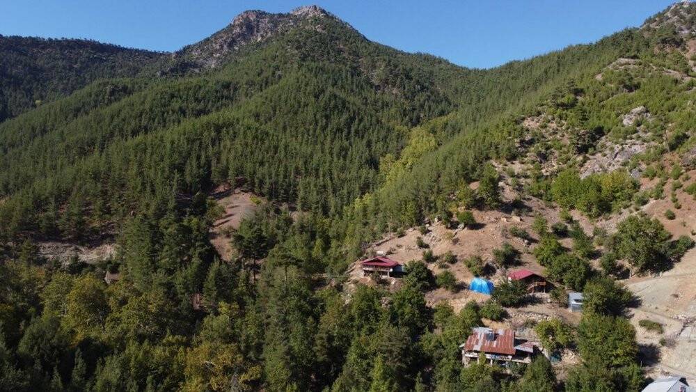 Toroslar’da sonbahar manzaraları görsel şölen oluşturuyor
