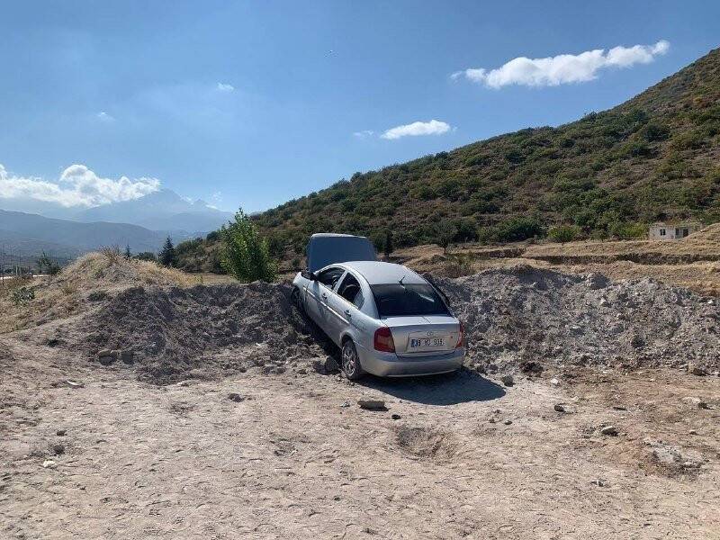 Ailesinin aracını kaçıran ehliyetsiz genç kaza yaptı: 5 yaralı