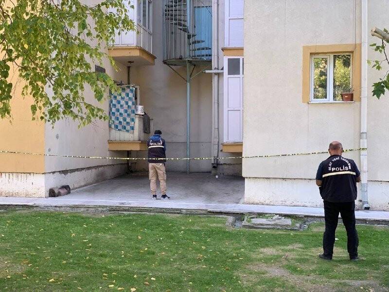Annesini ziyarete giden şahıs 5. kattan düşerek öldü, anne kalp krizi geçirdi