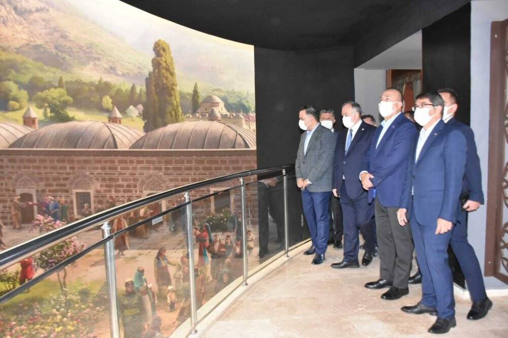 Bakan Çavuşoğlu Şehzadelerpark’ı ziyaret etti