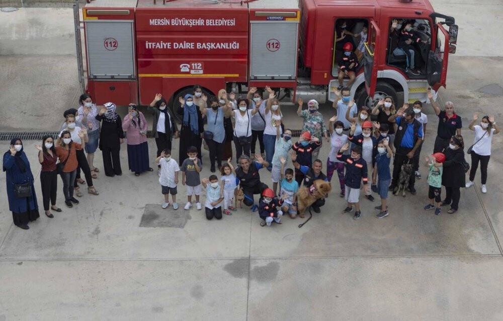 Bir günlüğüne itfaiyeci oldular
