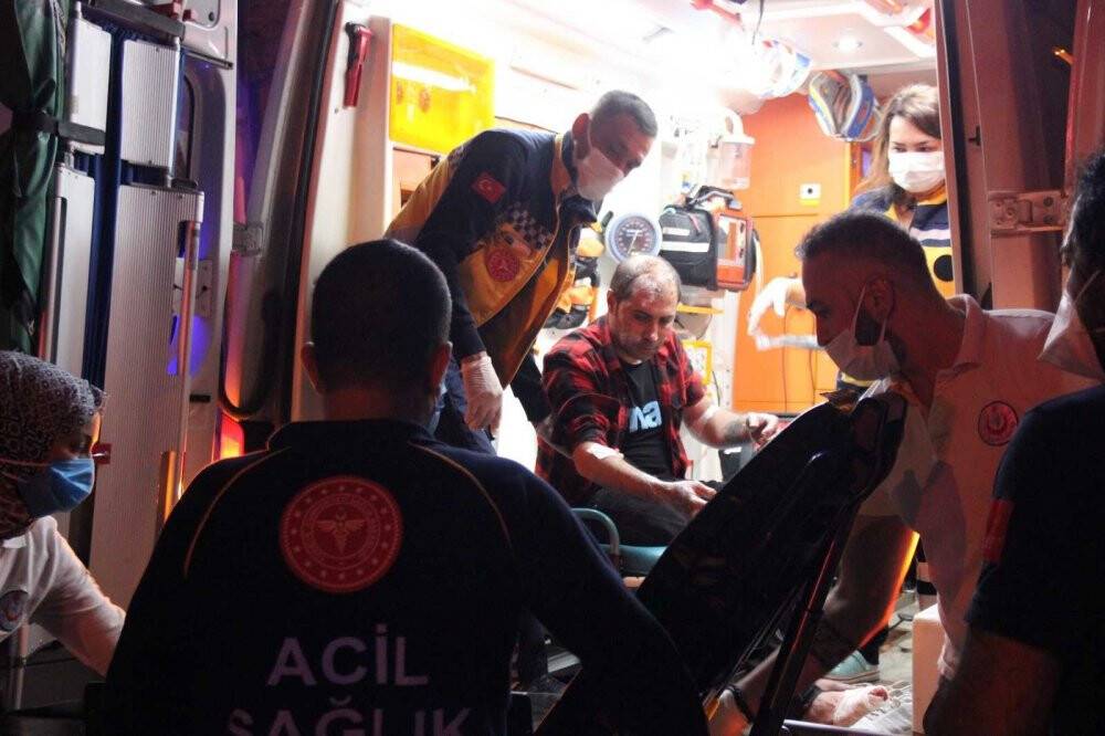 Çakmak gazı patladı, ev yandı: 2 yaralı