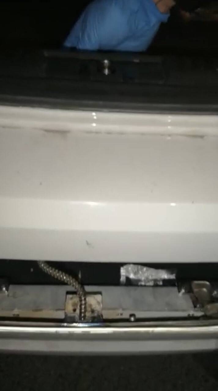 Otomobilde görülmemiş uyuşturucu düzeneği: Mıknatıslı plakalıktan kokain çıktı