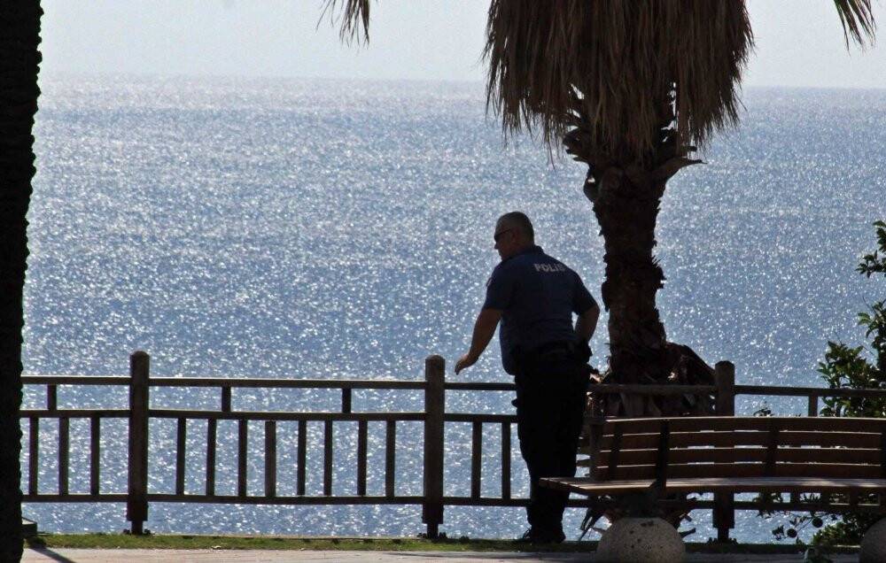 Polisi arayıp ‘falezlerden atlayacağım’ diyerek kendini ihbar etti