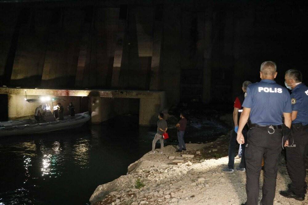 Seyhan Baraj Gölü regülatör kapaklarında ceset bulundu