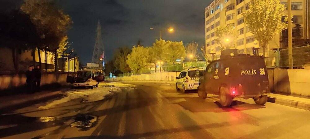 Çalıntı panelvan minibüs yanarak kül oldu