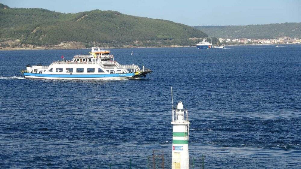 Rus askeri tankeri Çanakkale Boğazı’ndan geçti