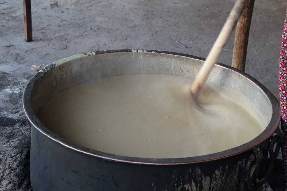 Şifa kaynağı yöresel tatlılar olan harire ve cevizli sucuk yapımı başladı