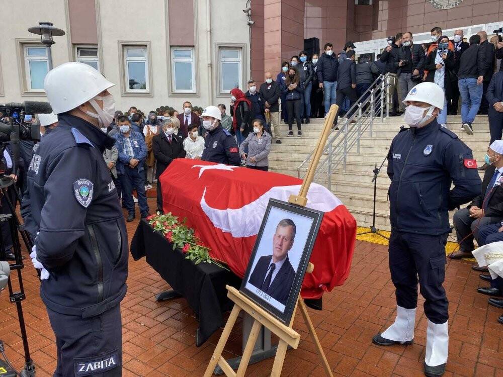 Trafik kazasında vefat eden Başkan Yardımcısı için belediyede tören düzenlendi