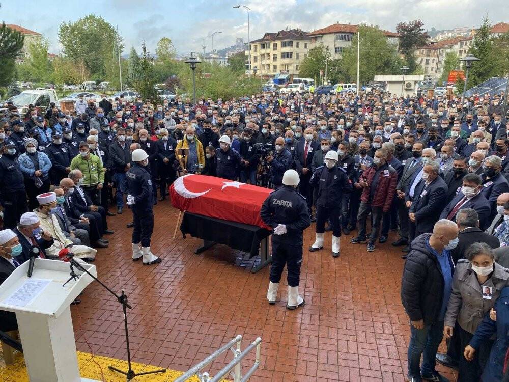 Trafik kazasında vefat eden Başkan Yardımcısı için belediyede tören düzenlendi