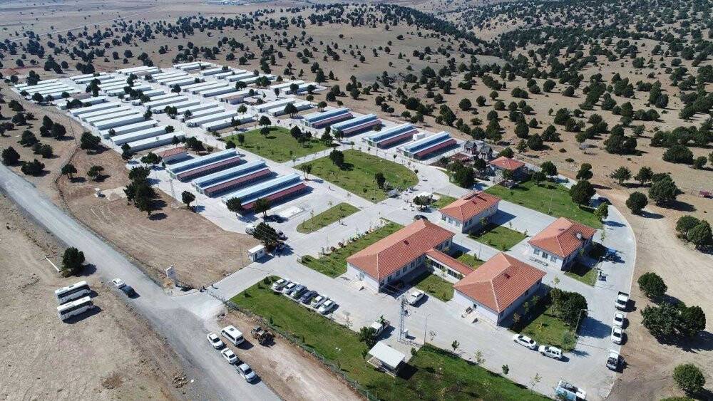 Konya'da öğrencilerden Büyükşehir Belediyesi Hayvan Barınağına ziyaret