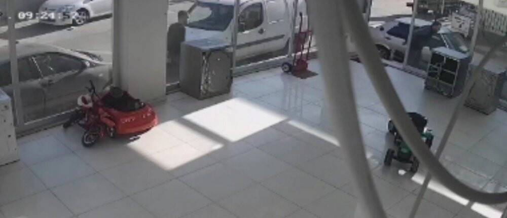Tartıştığı kişilere pompalı tüfekle ateş açtı, o ânlar kameralara yansıdı