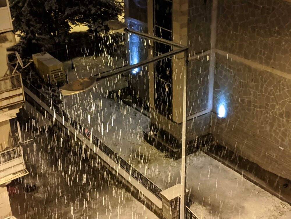Ardahan’da mevsimin ilk karı yağdı