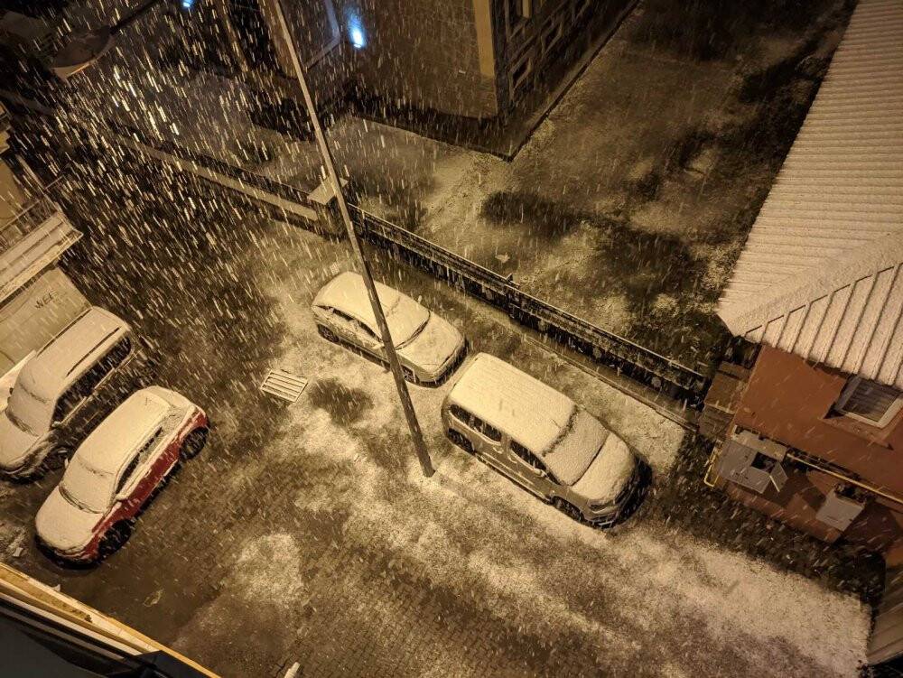 Ardahan’da mevsimin ilk karı yağdı