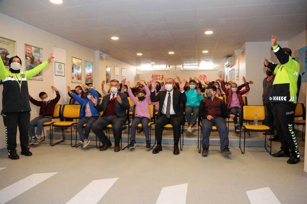 Başkan Kavuş, trafik eğitiminde çocuklara eşlik etti