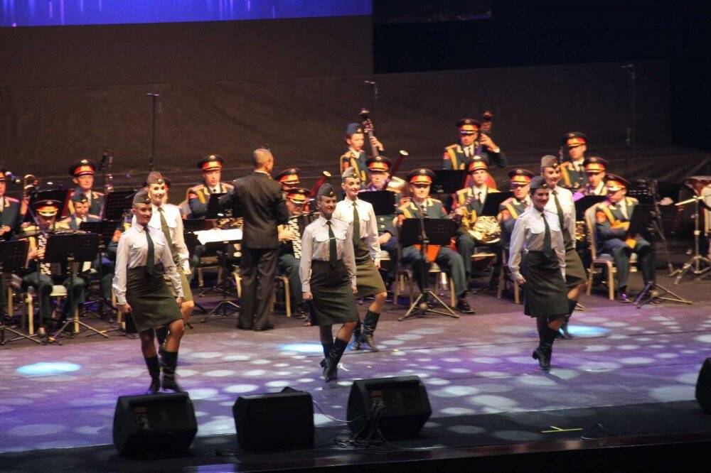 Rus Kızılordu Korosu ve Haluk Levent Konya’da sahne aldı