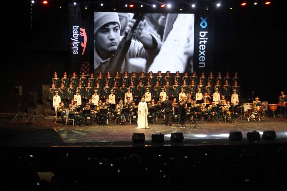 Rus Kızılordu Korosu ve Haluk Levent Konya’da sahne aldı