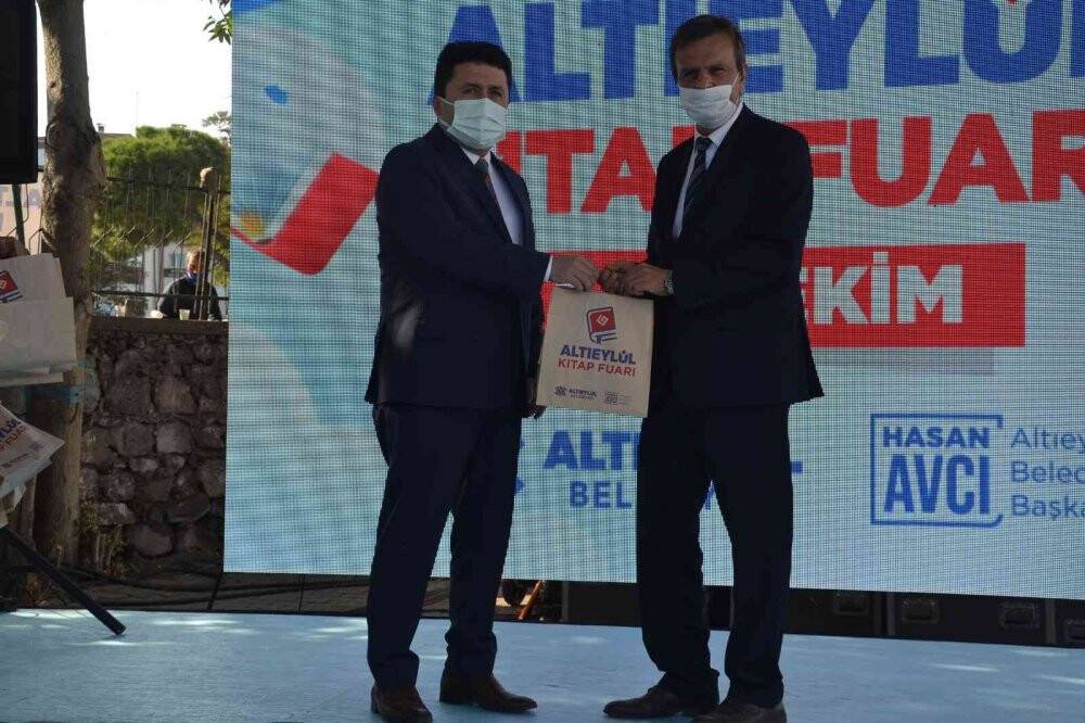 Denetimli serbestlik yükümlüleri kitap fuarında buluştu
