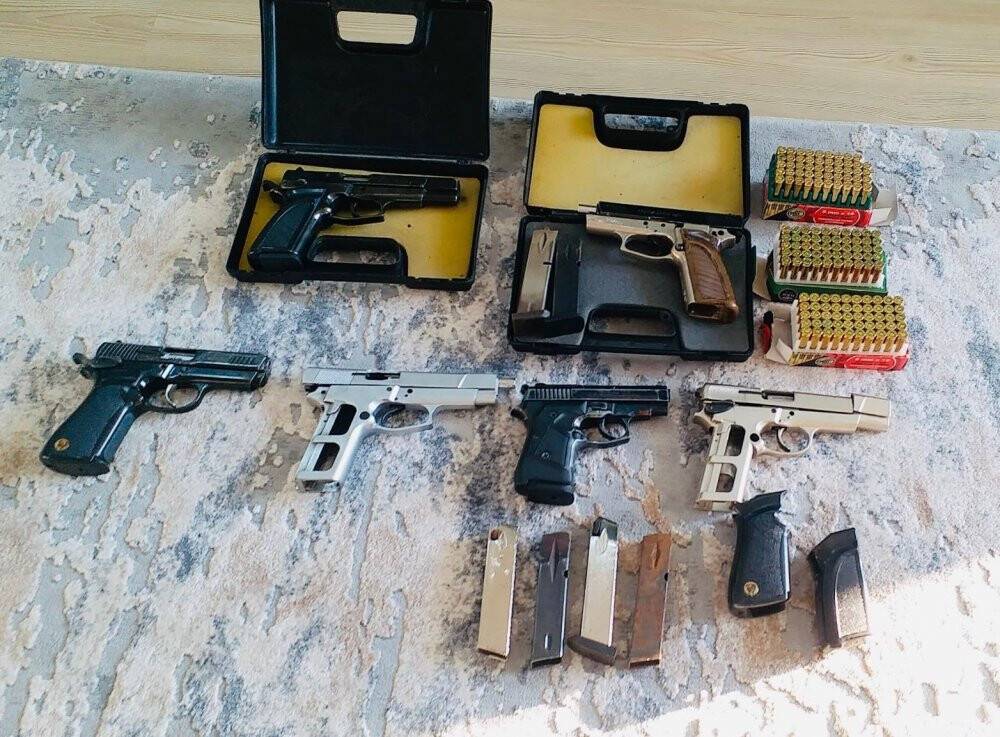 Silah tacirlerine şafak operasyonu: 6 kişi tutuklandı