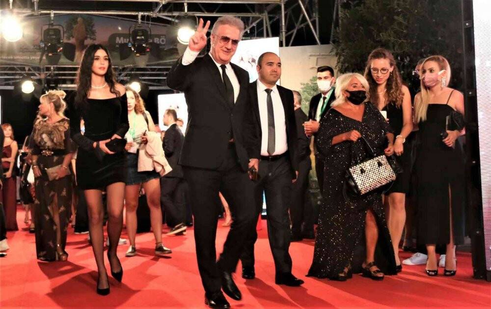 58. Antalya Altın Portakal Film Festivali’nde kırmızı halıda şıklık yarışı