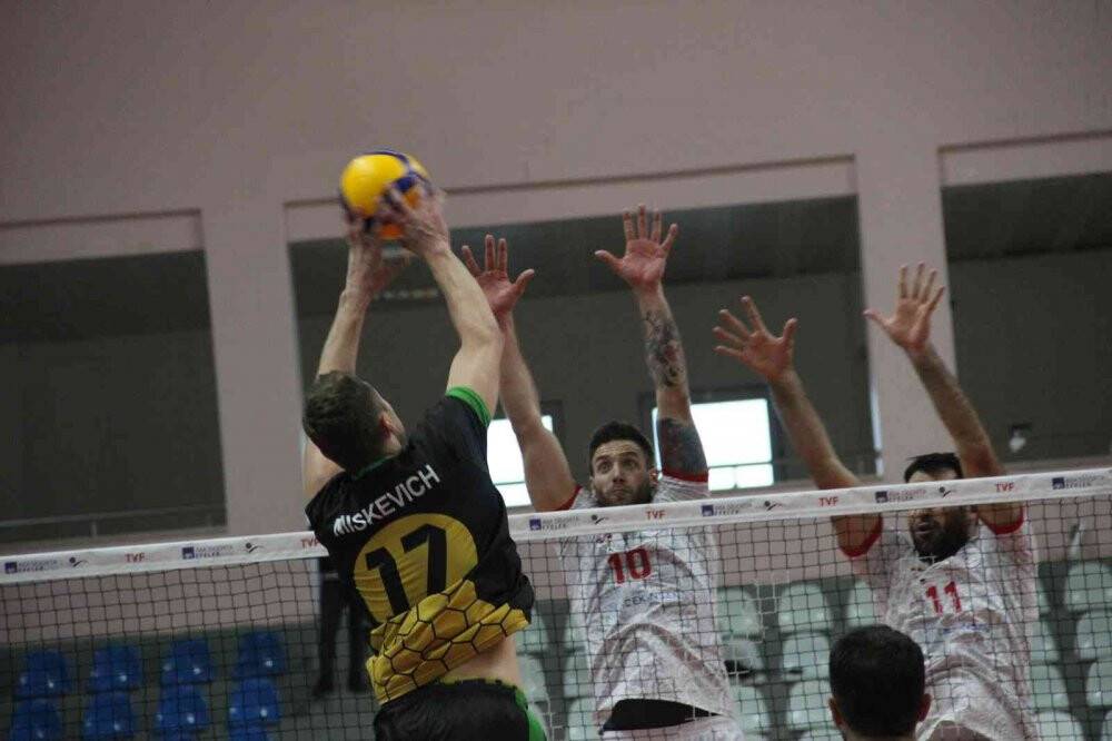 Efeler Ligi: Bingöl Solhan Spor: 0 - Yeni Kızıltepe Spor: 3