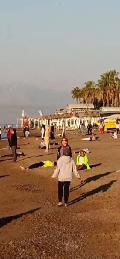 Turistlerin sabah sporundan ilginç görüntüler