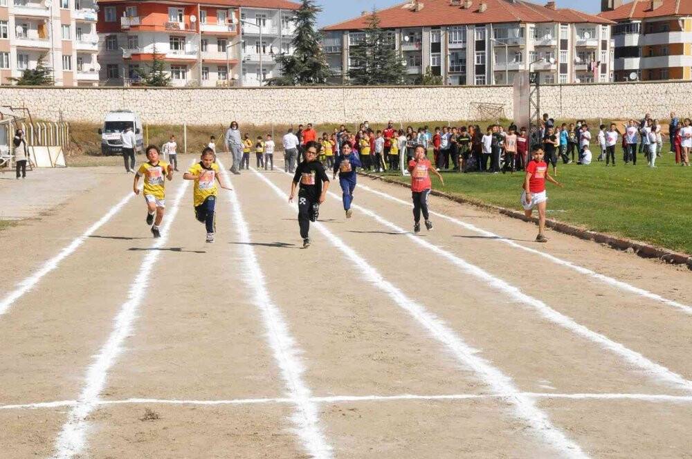 3. Zekai Baloğlu Atletizm Yarışması çekişmeli ve heyecanlı geçti
