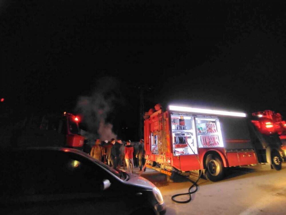 Fındık dolu kamyon alev alev yandı