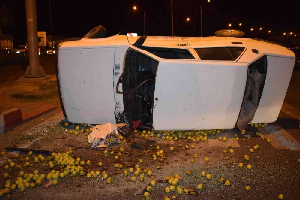 İki otomobil çarpıştı: 3 yaralı