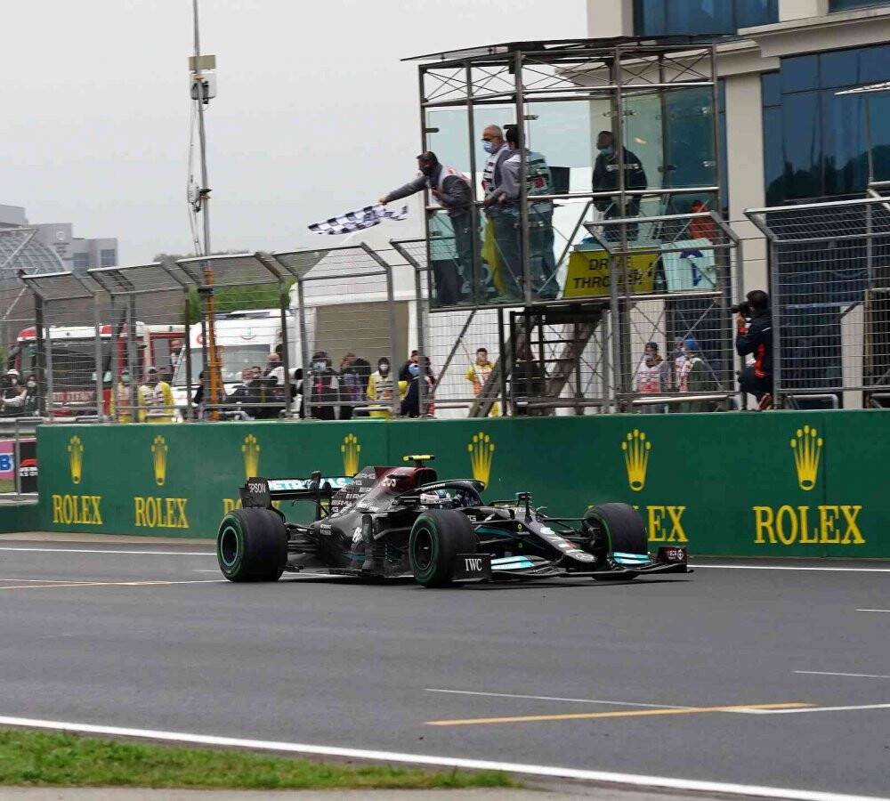 İstanbul’da zafer Mercedes pilotu Valtteri Bottas’ın