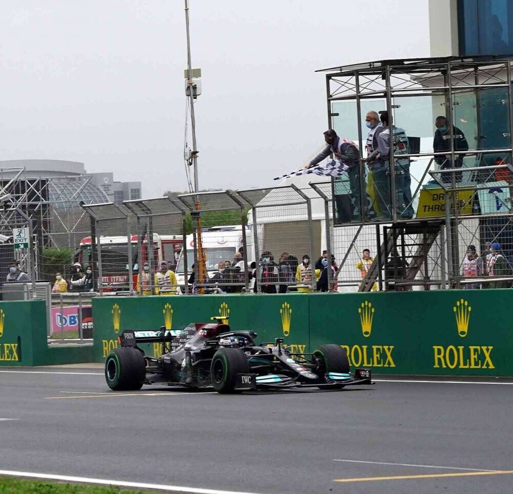 İstanbul’da zafer Mercedes pilotu Valtteri Bottas’ın