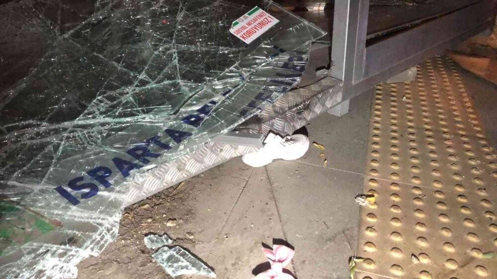 Isparta’da 6 kişinin yaralandığı kazada olay yerinden kaçan ehliyetsiz sürücü tutuklandı