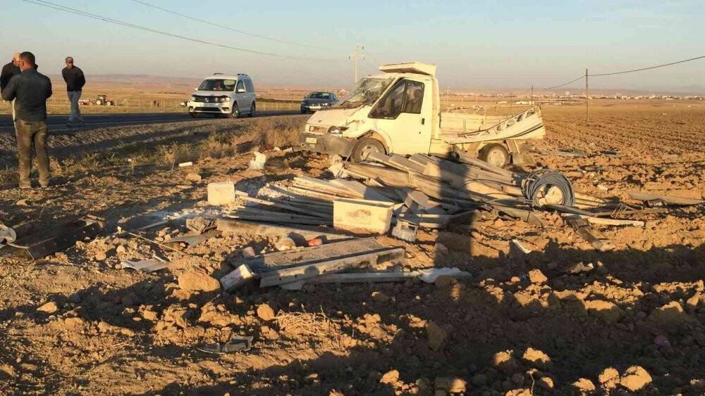 Konya'da kaza! Kamyonet şarampole devrildi