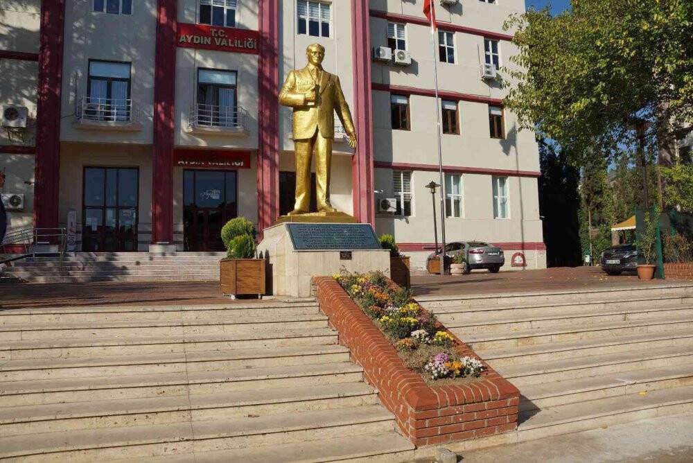 Valilikten, fırtına raporu: 7 kişi yaralandı